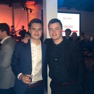 Meet your Posher, Maxwell